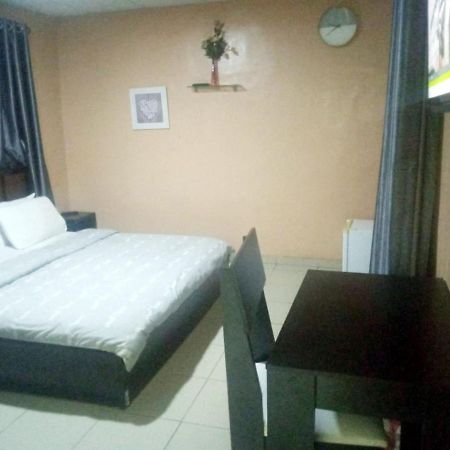 Staycation Suites And Apartment Λάγος Εξωτερικό φωτογραφία