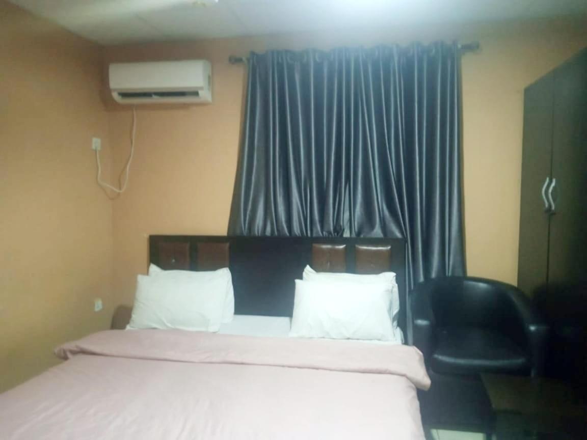 Staycation Suites And Apartment Λάγος Εξωτερικό φωτογραφία