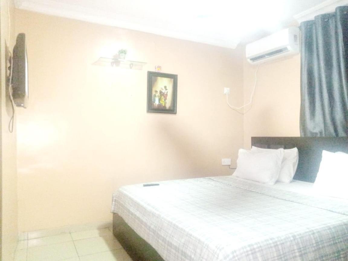 Staycation Suites And Apartment Λάγος Εξωτερικό φωτογραφία