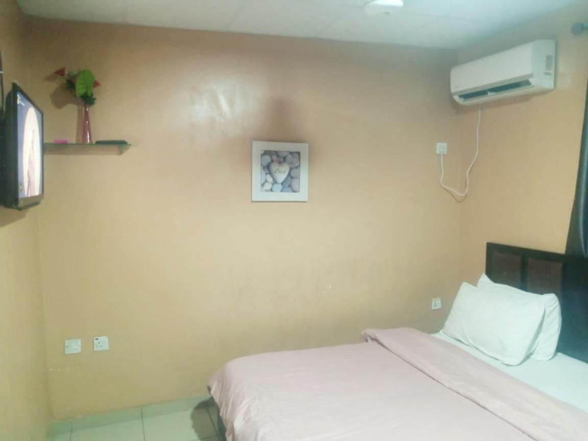 Staycation Suites And Apartment Λάγος Εξωτερικό φωτογραφία