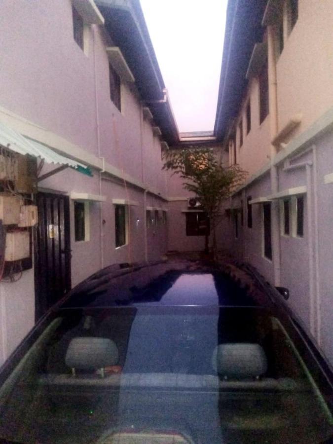 Staycation Suites And Apartment Λάγος Εξωτερικό φωτογραφία