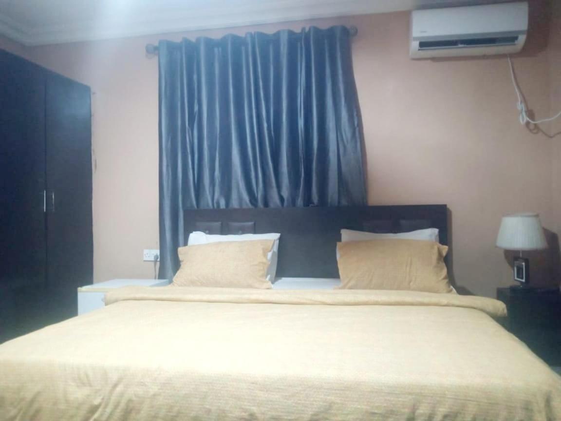 Staycation Suites And Apartment Λάγος Εξωτερικό φωτογραφία