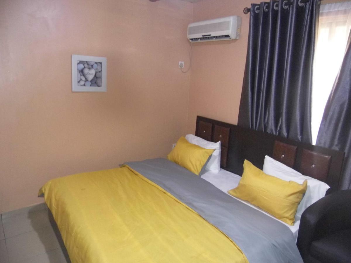 Staycation Suites And Apartment Λάγος Εξωτερικό φωτογραφία