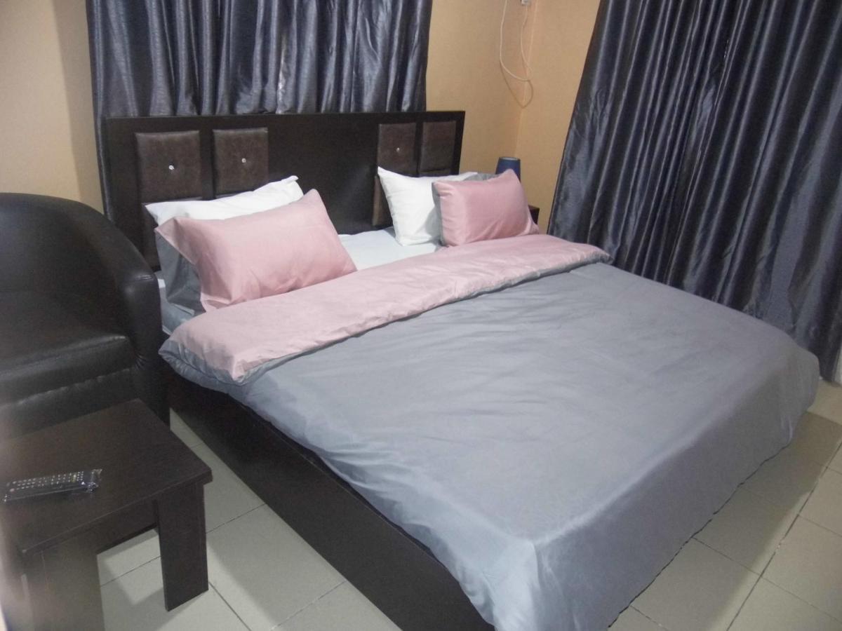 Staycation Suites And Apartment Λάγος Εξωτερικό φωτογραφία