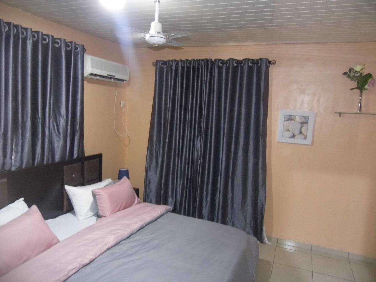Staycation Suites And Apartment Λάγος Εξωτερικό φωτογραφία