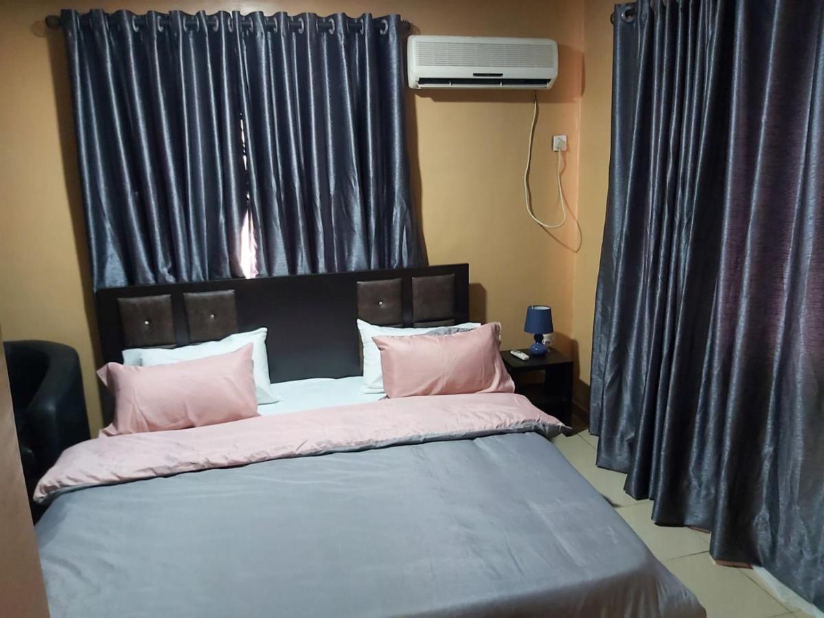 Staycation Suites And Apartment Λάγος Εξωτερικό φωτογραφία