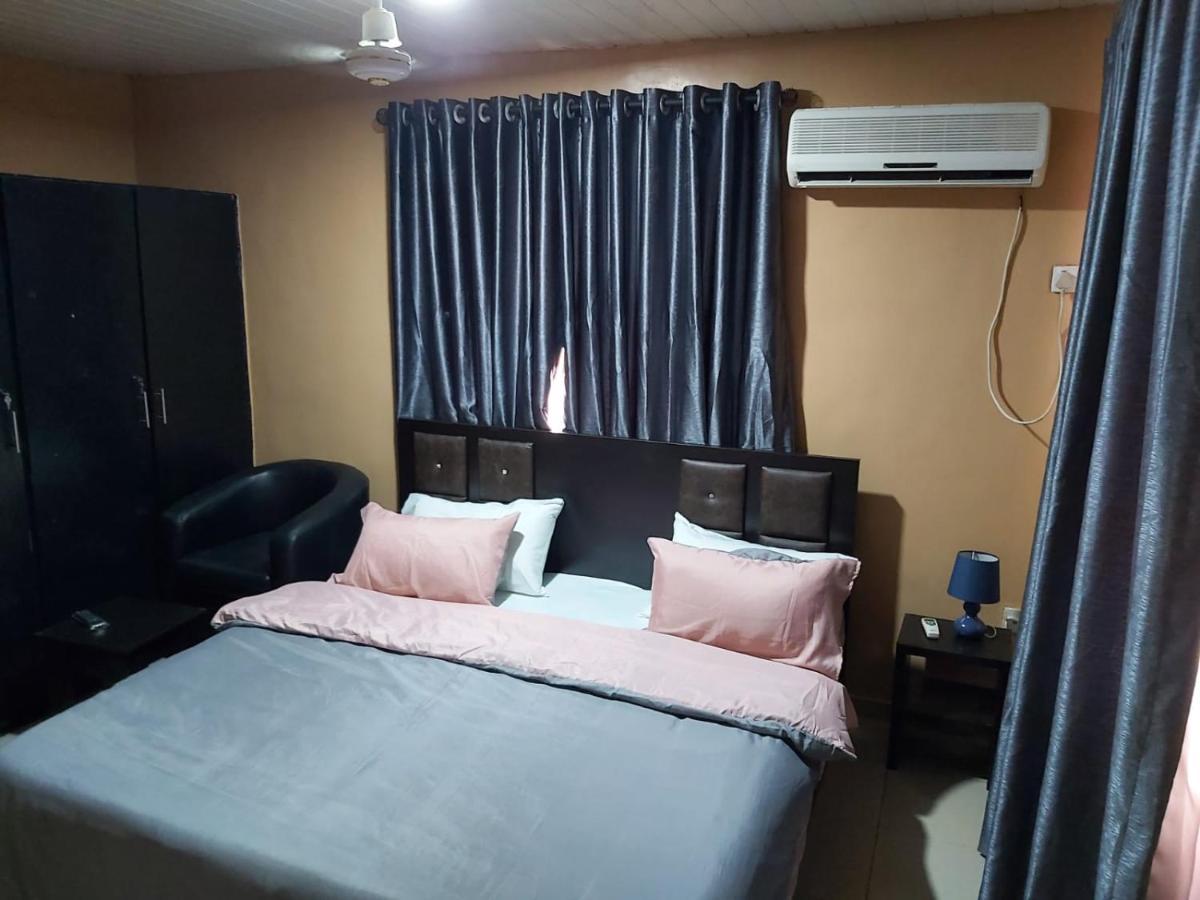 Staycation Suites And Apartment Λάγος Εξωτερικό φωτογραφία